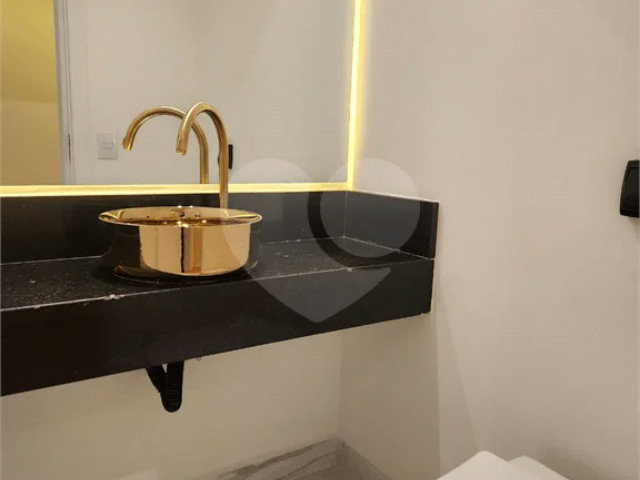 Apartamento à venda com 4 quartos, sendo 1 suíte,  em Pinheiros, São Paulo, SP