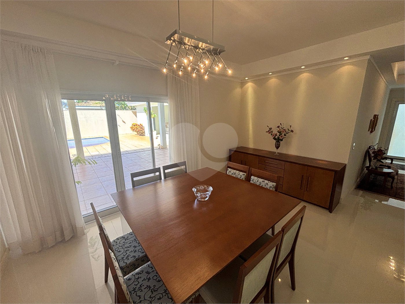 Casa á venda condomínio Damha I