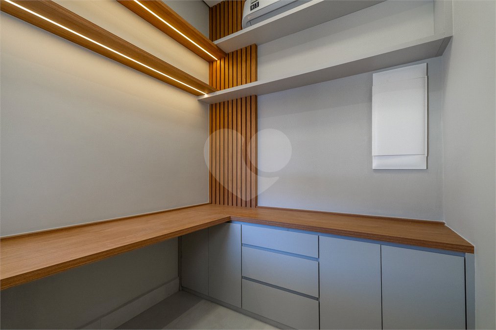 Indaiatuba - SP - Condominio Dona Lucilla - Valor R$2.295.000,00 - 3 suítes + escritório + lavabo - Terreno: 300m2 - Construção: 188m2 - Diferenciais - Móveis planejados no escritório, sala de TV, lavabo, cozinha, área gourmet, lavanderia, banheiros e closet - Ar condicionado em todos os ambie
