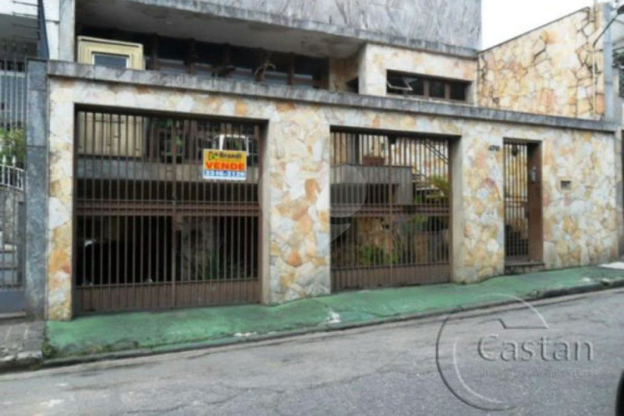 sobr. três pavimentos (frente: res. fundos: res ou industria