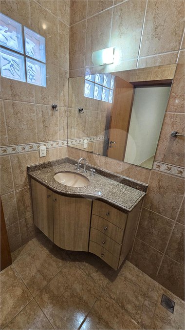 Casa Locação e Venda Condomínio Portal de Itaici 04 Dormitórios 02 suítes