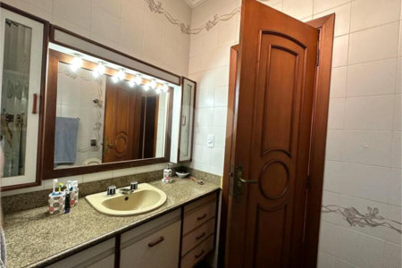 Sobrado com 5 dorm. sendo 2 suites
