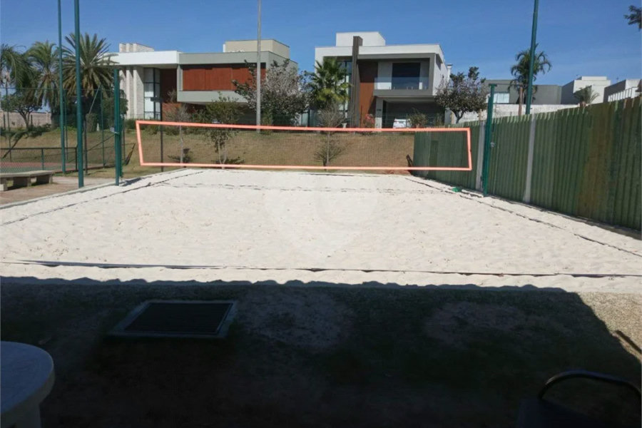 Terreno no Cyrela, plano e próximo do clube.