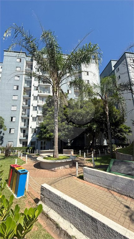 Apartamento com 48m², 2 dormitórios, 1 vaga de garagem, à venda em Itaquera.
