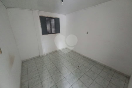 Sobrado para venda.