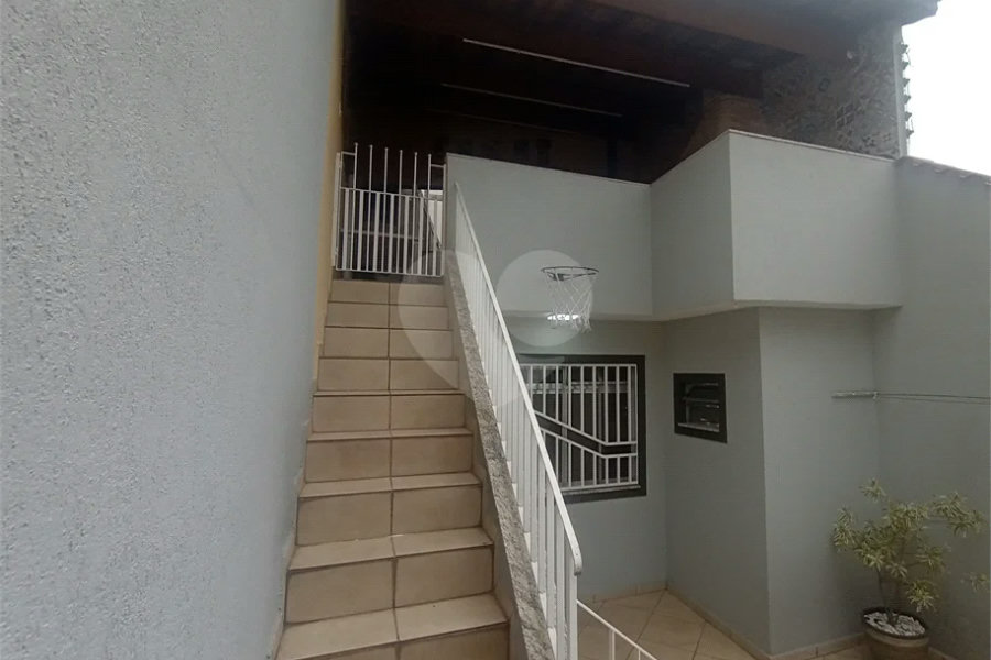 Sobrado à venda com 3 quartos, sendo 1 suíte,  em Vila Gustavo, São Paulo, SP