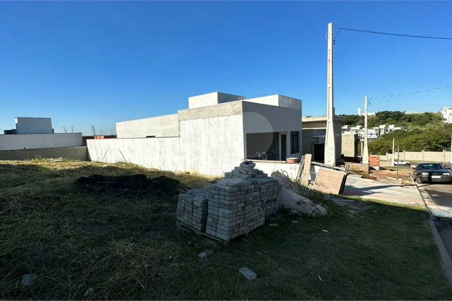 Terreno à venda no bairro Ondinhas, Condomínio Soleil em Piracicaba/SP.