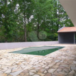 Casa à venda com 2 quartos, sendo 1 suíte, no condomínio Figueira Garden, Atibaia - SP