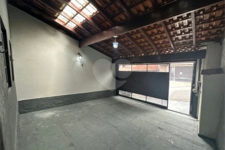 Casa Térrea à venda com 3 quartos, sendo 1 suíte,  em Vila Suissa, Mogi das Cruzes, SP