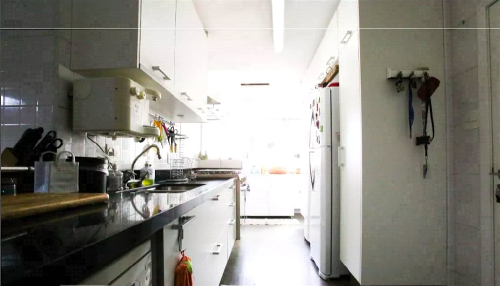 Apartamento à venda com 3 quartos, sendo 1 suíte, em Itaim Bibi, São Paulo, SP