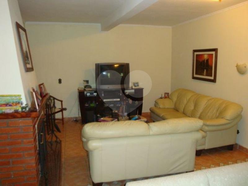 Casa Térrea à venda com 3 quartos, sendo 1 suíte, em Parque Petrópolis, Mairiporã, SP