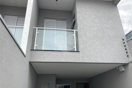 Sobrado à venda com 3 quartos, sendo 1 suíte,  em Jardim Alzira, São Paulo, SP