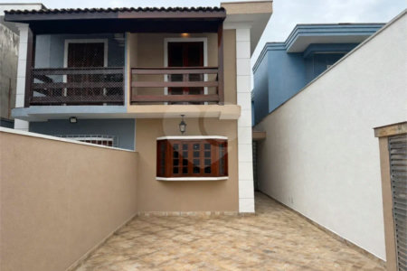 Sobrado à venda ou para alugar com 3 suítes em Vila Sônia, São Paulo, SP