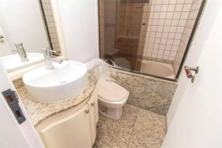 Cobertura à venda ou para alugar com 3 quartos, sendo 1 suíte,  em Vila Clementino, São Paulo, SP