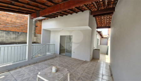 Sobrado à venda com 4 quartos, sendo 1 suíte, em Jardim Hubert, Indaiatuba, SP