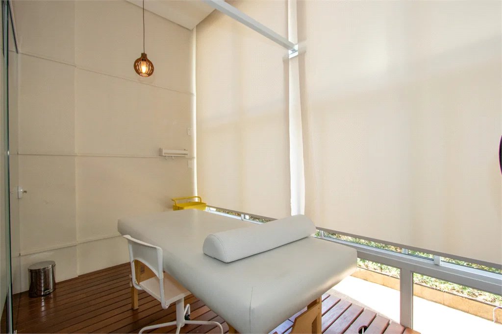 Apartamento à venda com 4 quartos, sendo 3 suítes,  em Vila Romana, São Paulo, SP