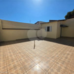 Casa à venda com 3 quartos, sendo 2 suítes, em Jardim Santo Antônio, Valinhos, SP