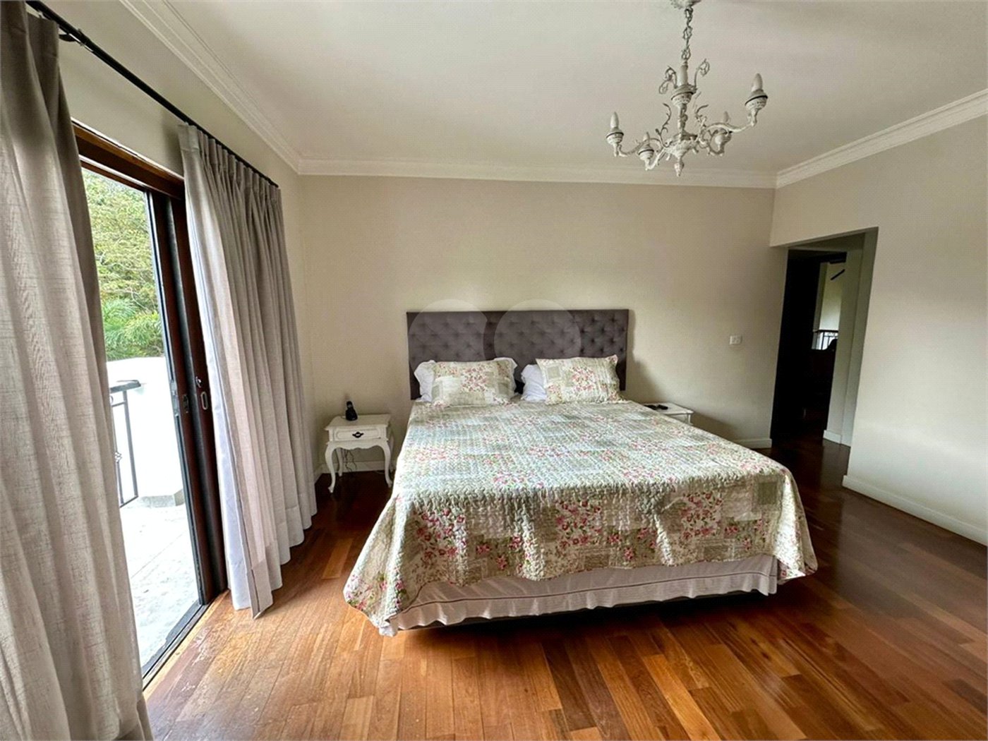 Casa à venda com 4 suítes no condomínio Gleba II, Mairiporã - SP