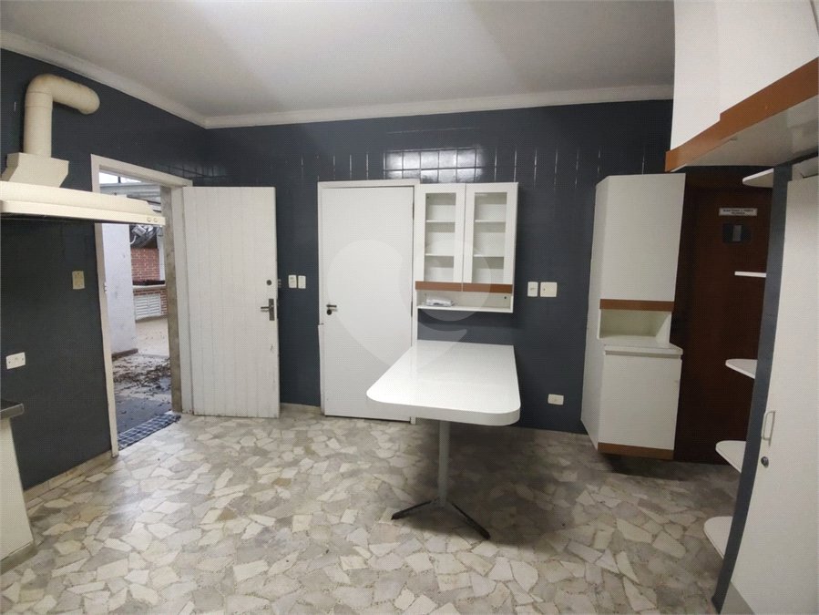 Sobrado à venda com 5 quartos, sendo 3 suítes, em Cidade Monções, São Paulo, SP