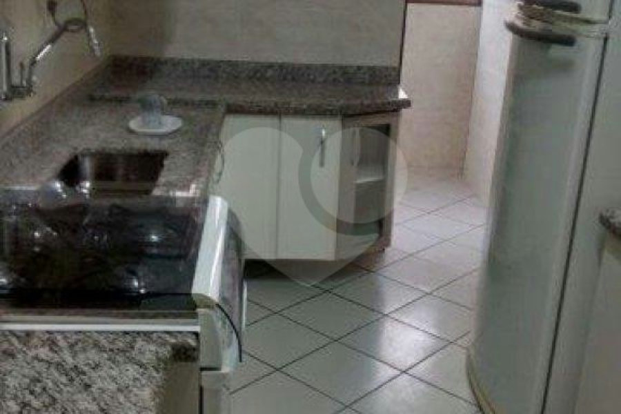 Apartamento à venda com 2 quartos, sendo 1 suíte, em Vila Tupi, Praia Grande, SP
