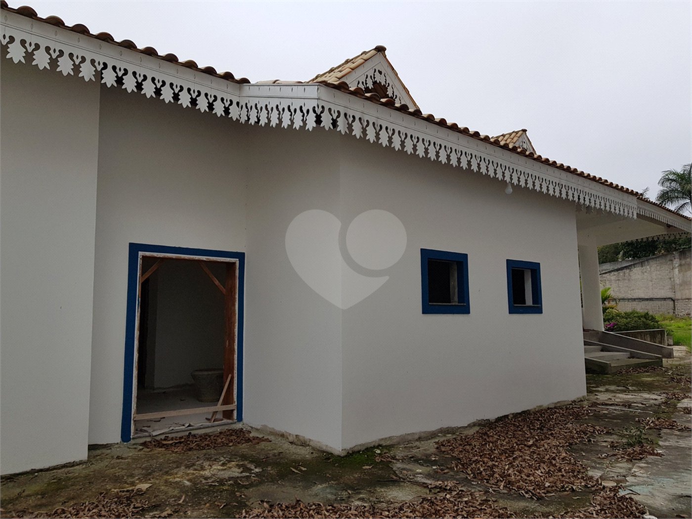 Casa à venda com 4 suítes no condomínio Suíça da Cantareira, Mairiporã - SP