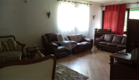 Casa à venda com 6 quartos, sendo 2 suítes,  em Jardim Marajoara, São Paulo, SP
