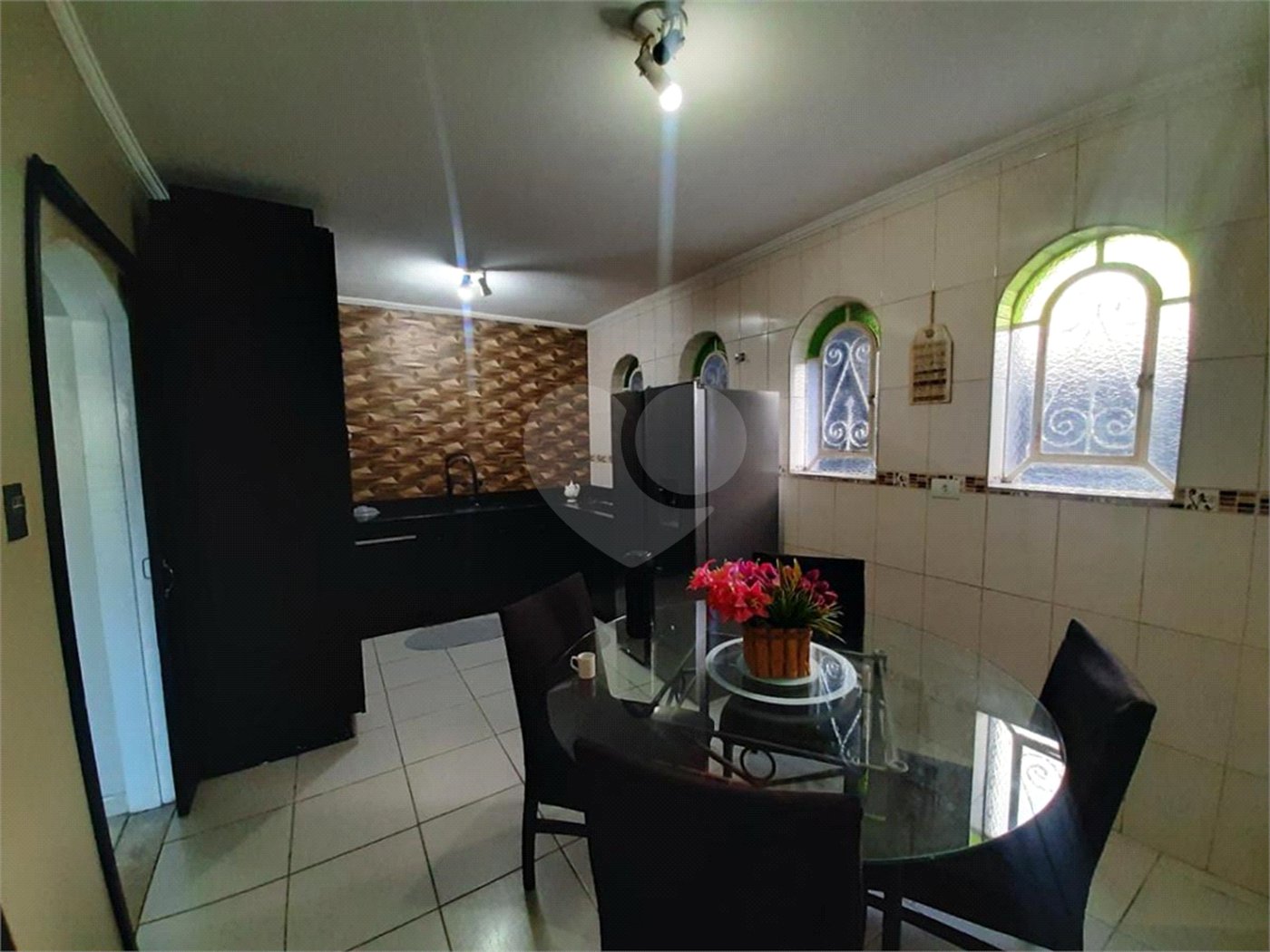 Sobrado à venda com 4 quartos, sendo 2 suítes, em Tremembé, São Paulo, SP