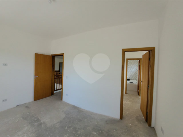 Casa à venda com 4 suítes no condomínio Sausalito, Mairiporã - SP