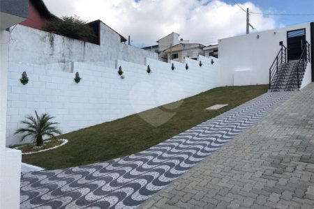 Casa à venda com 2 quartos no condomínio Residencial Turim, Mogi das Cruzes - SP