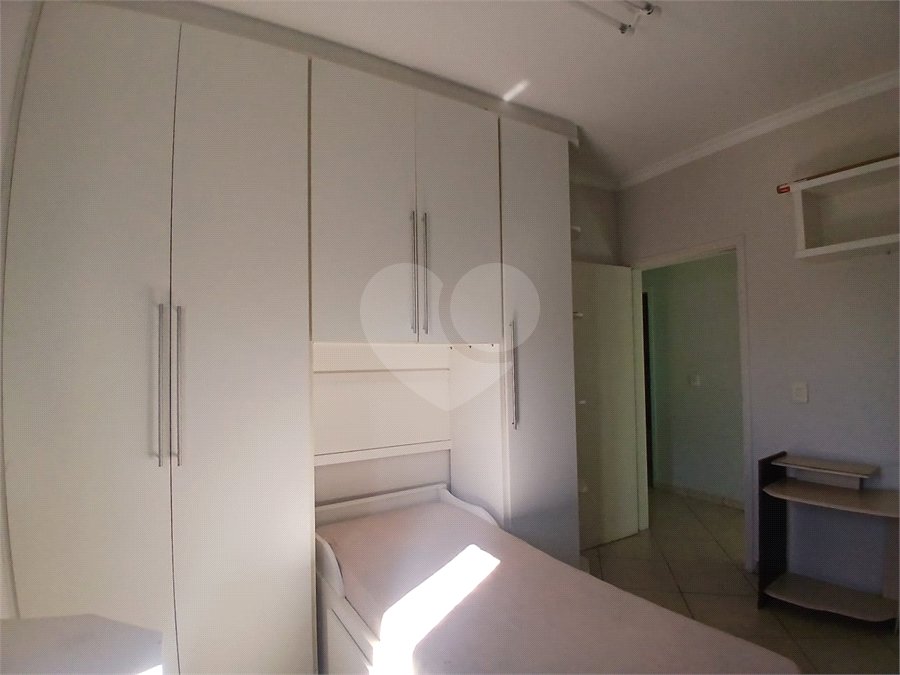 Apartamento à venda com 3 quartos, sendo 1 suíte,  em Jardim Brasil, São Roque, SP
