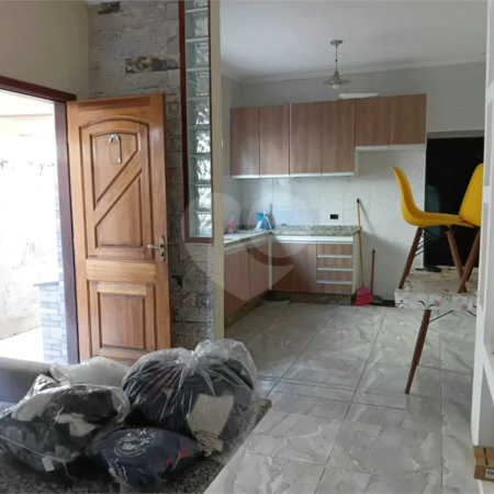 Casa térrea com 2 dormitórios à venda no Reneville, em Mairinque!