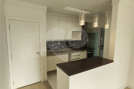 Apartamento à venda ou para alugar com 3 quartos, sendo 1 suíte,  em Parque Reboucas, São Paulo, SP