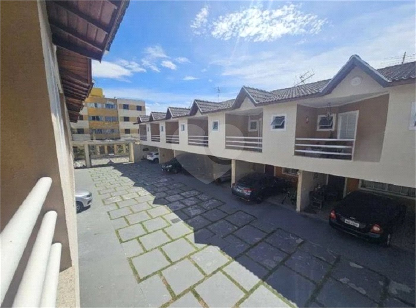Casa à venda com 3 quartos, sendo 1 suíte,  no condomínio Residencial Villagio Vitória, Guarulhos - SP