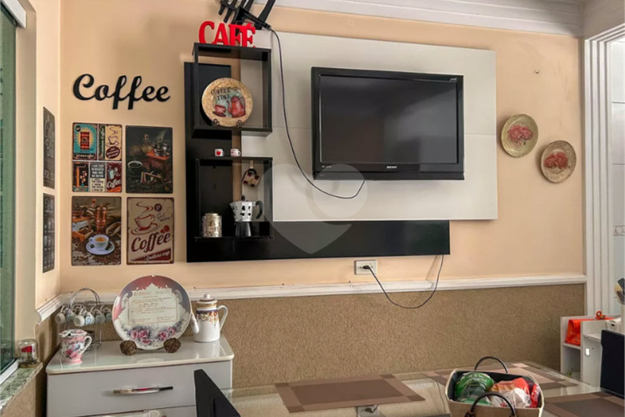 Sobrado à venda com 3 quartos, sendo 1 suíte, em Vila Mangalot, São Paulo, SP