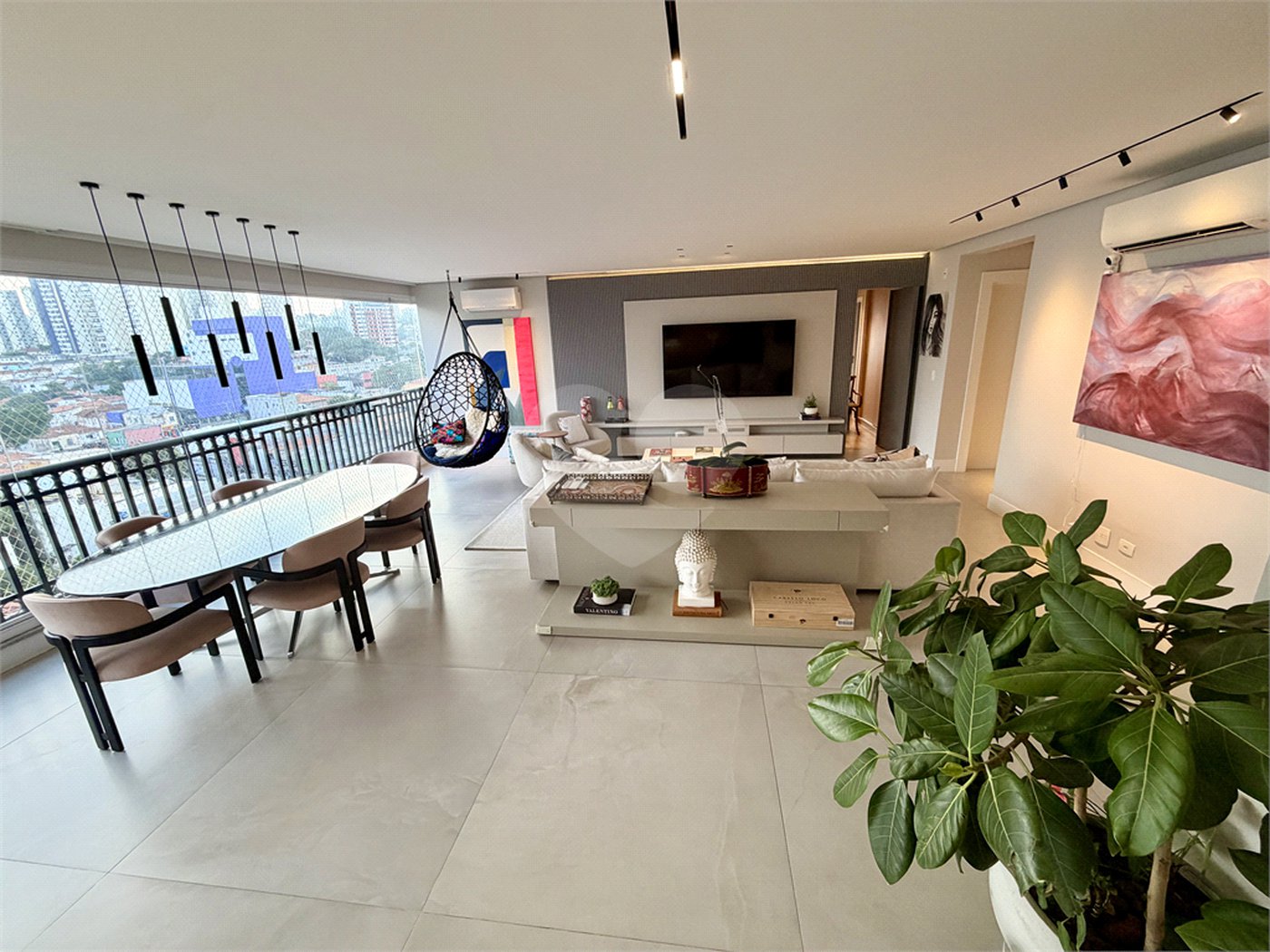 Apartamento à venda com 3 suítes em Vila Romana, São Paulo, SP