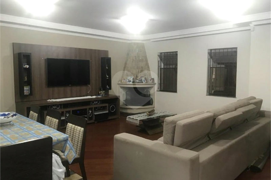Sobrado à venda com 4 suítes em Vila Irmãos Arnoni, São Paulo, SP
