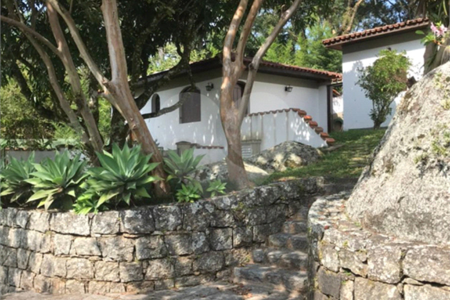 Casa à venda com 6 quartos, sendo 5 suítes, em Roseira, Mairiporã, SP