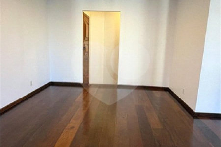 Apartamento à venda com 3 quartos, sendo 2 suítes, em Moema, São Paulo, SP