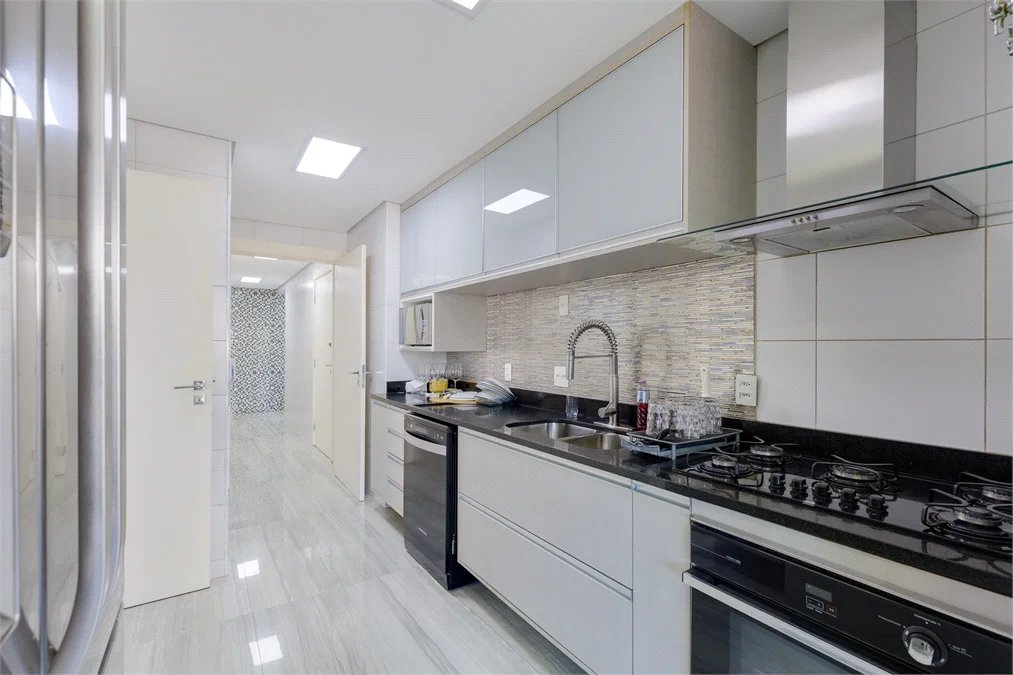 Apartamento à venda ou para alugar com 3 suítes em Cidade Monções, São Paulo, SP