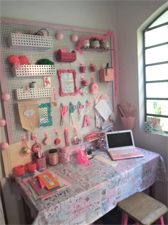Sobrado à venda com 3 quartos, sendo 1 suíte,  em Vila Romero, São Paulo, SP
