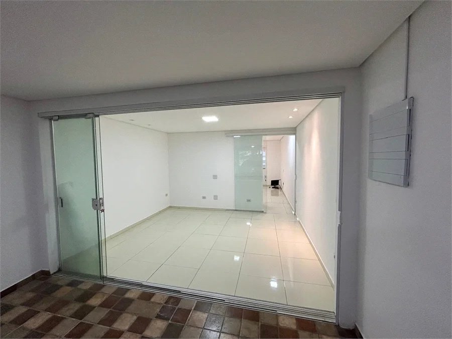 Casa de Vila para alugar com 4 suítes em Vila Romana, São Paulo, SP