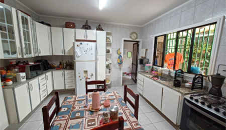 Sobrado à venda com 4 quartos, sendo 1 suíte,  em Perdizes, São Paulo, SP