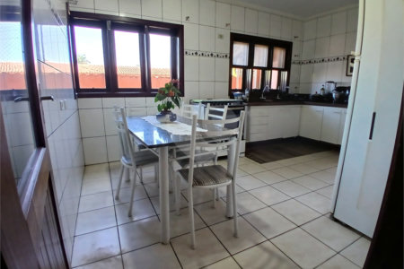 Casa à venda com 3 quartos, sendo 2 suítes, em Jardim Brogotá, Atibaia, SP