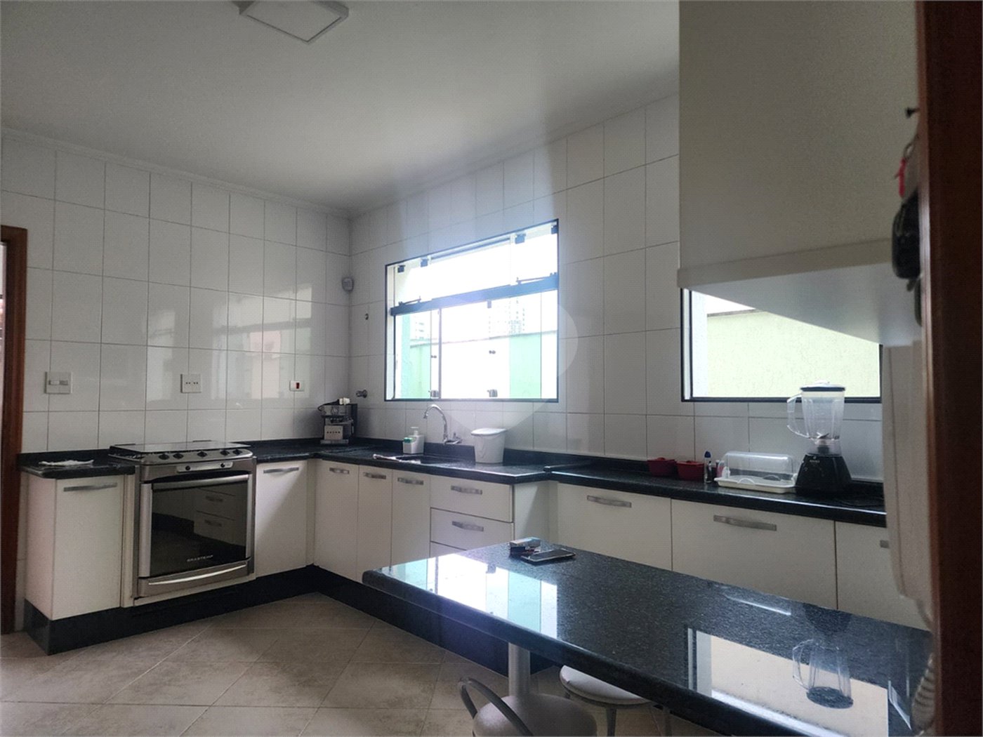 Sobrado à venda com 3 quartos, sendo 1 suíte, em Vila Paulicéia, São Paulo, SP