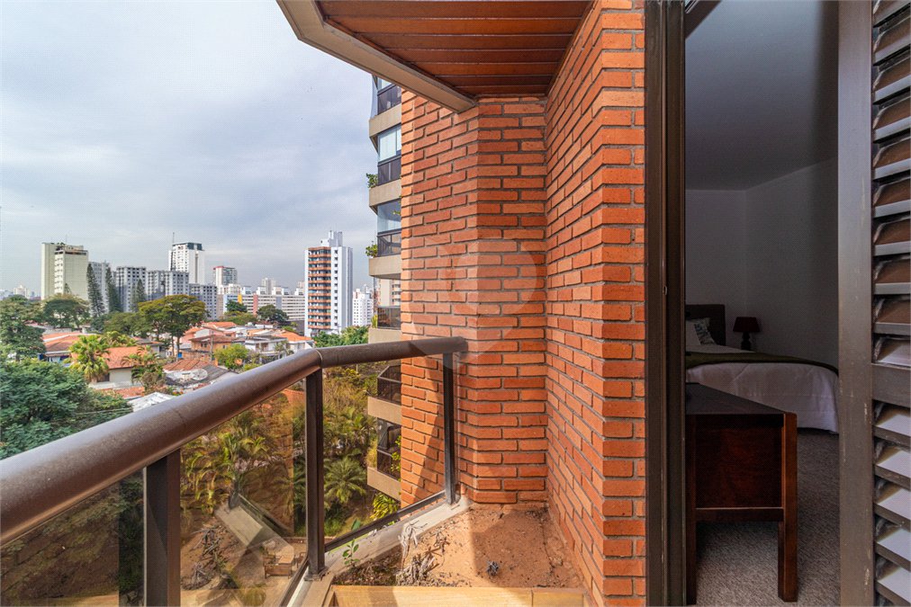 Apartamento à venda com 4 quartos, sendo 2 suítes, em Campo Belo, São Paulo, SP