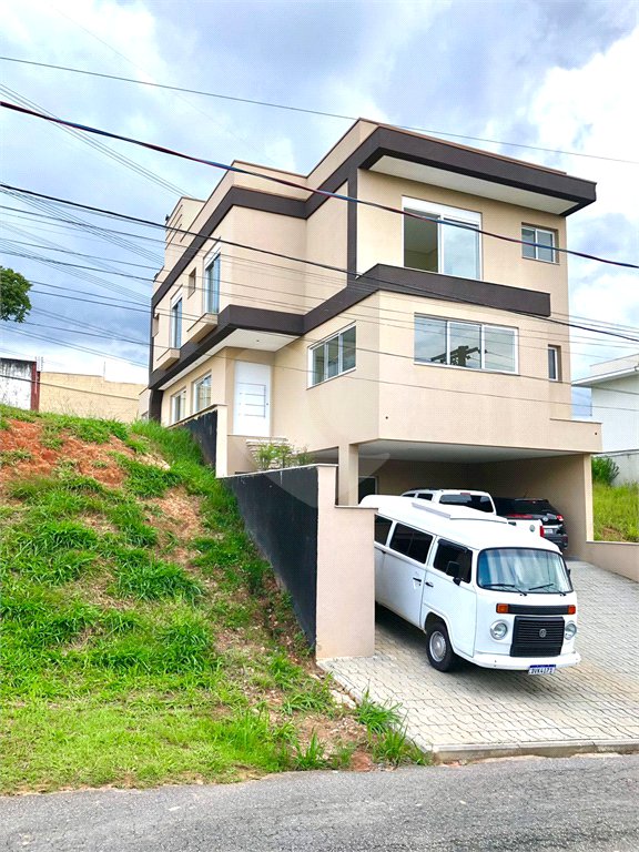 Casa à venda no condomínio Aruã, Mogi das Cruzes - SP