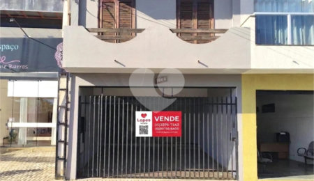 Casa à venda com 7 quartos, sendo 2 suítes,  no Centro, Itapetininga, SP