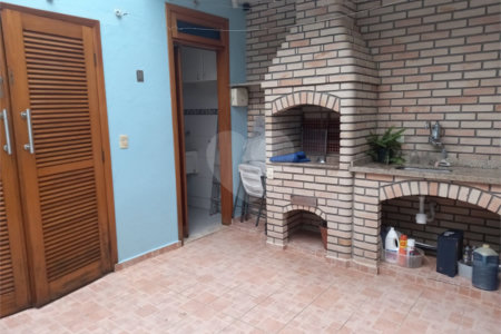 Sobrado à venda com 4 quartos, sendo 2 suítes, em Vila Hamburguesa, São Paulo, SP