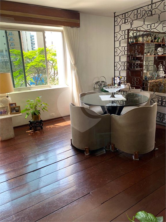 Apartamento à venda com 3 quartos, sendo 1 suíte, em Vila Nova Conceição, São Paulo, SP
