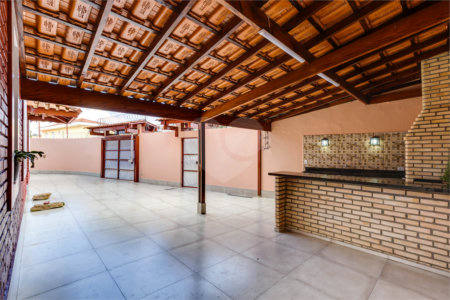 Sobrado à venda com 5 quartos, sendo 2 suítes, em Socorro, São Paulo, SP